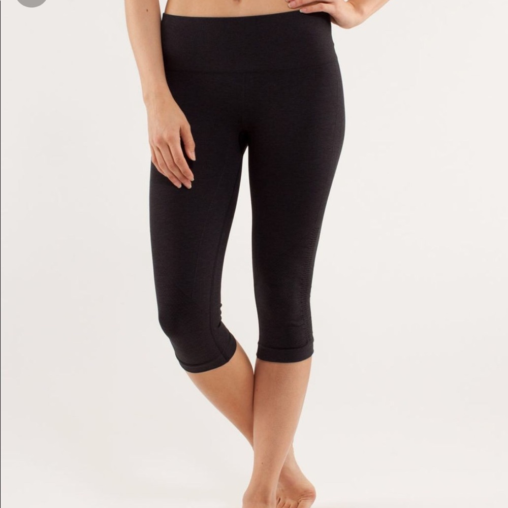 Cropped Lululemon yoga pants